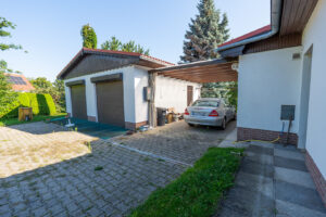Garage mit Carport
