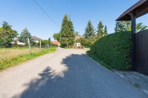 Zufahrtsstraße