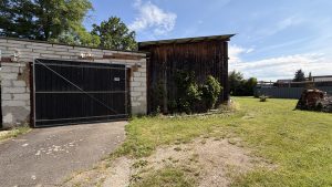 Garage und Überdachung
