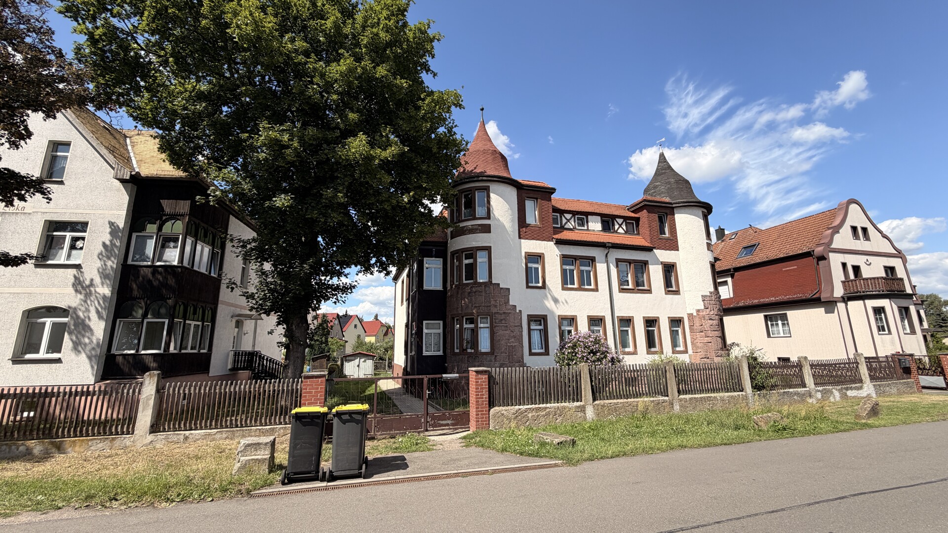 Straßenansicht